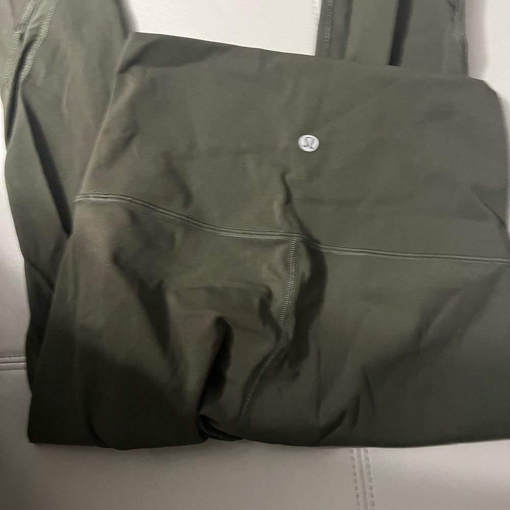 Lululemon wunder under scalloped hem 23 inch leggings